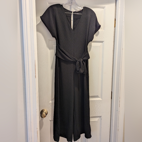 LUSH Black Tie Front Tapered Leg Jumpsuit Keyhole Back Women’s Size XS - Picture 2 of 10